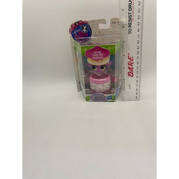 2012 Hasbro Littlest Pet Shop Sweetest Hide & Sweet Lamb Figurine Toy #3065 - Picture 2 of 7